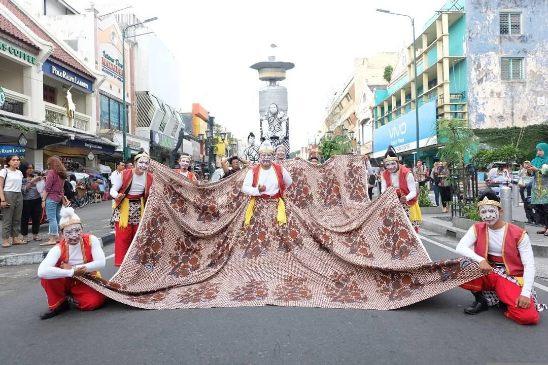parade fashion