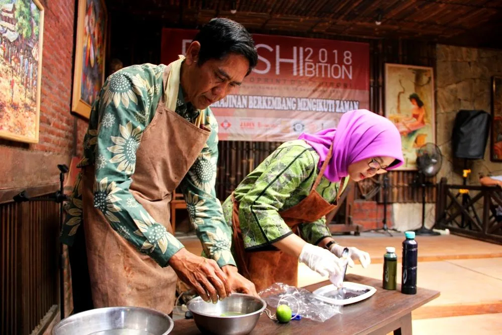 pameran ecoprint dan shibory 2018