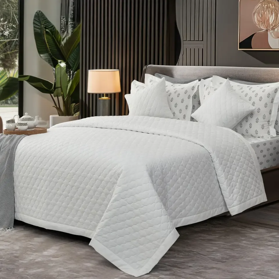 Kenapa Bed Cover Cepat Bau Apek? Ini 5 Penyebab dan Cara Mengatasinya