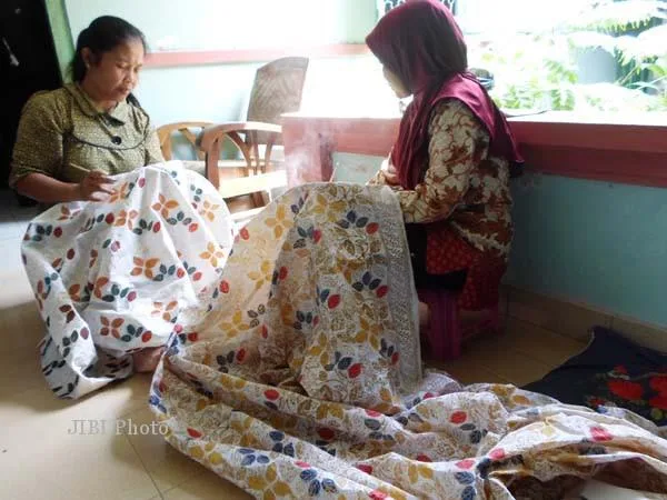 Batik Sinom Parijotho Salak Khas Kabupaten Sleman