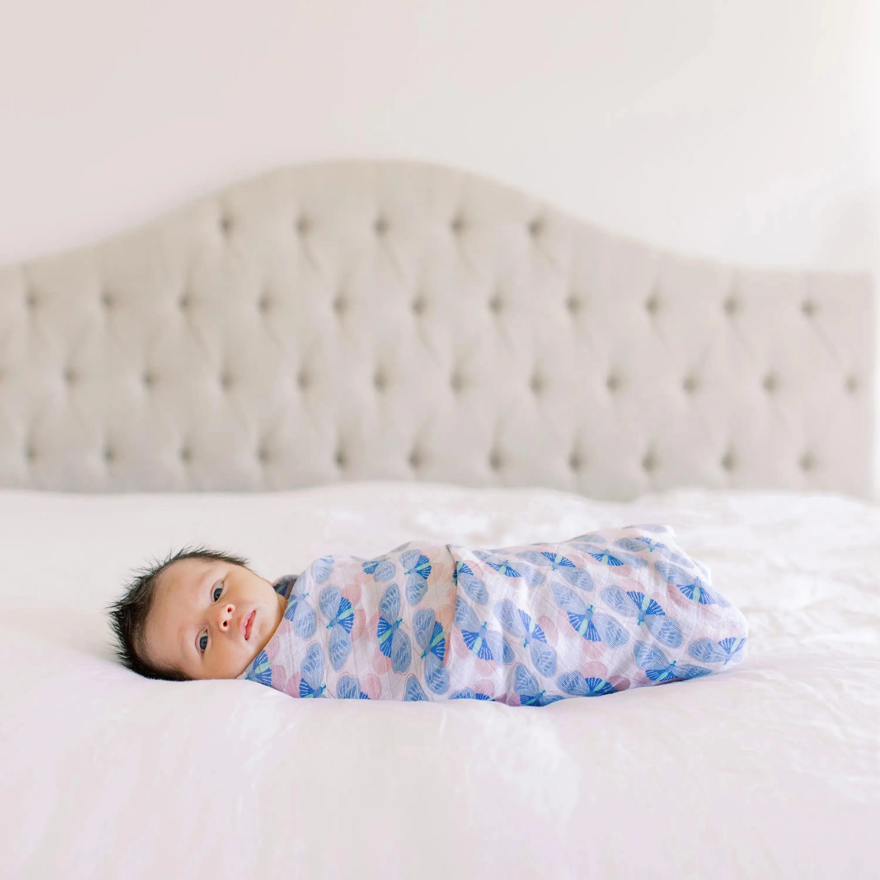 Bedong, Sleep Sack, atau Selimut Tebal? Ini Panduan Memilihnya Sesuai Usia Bayi
