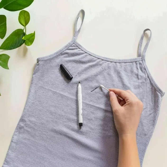 Cara Hempaskan Noda Spidol dari Baju Kesayangan