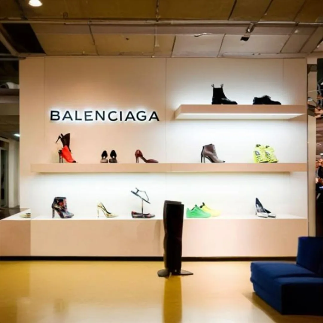 Dari Haute Couture ke Streetwear, Evolusi Balenciaga dan Produk Andalannya