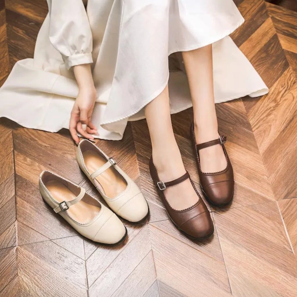 Sepatu Mary Jane dan Pesonanya yang Tak Pernah Usang